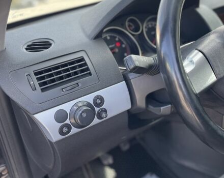 Черный Опель Астра, объемом двигателя 1.7 л и пробегом 320 тыс. км за 4250 $, фото 16 на Automoto.ua