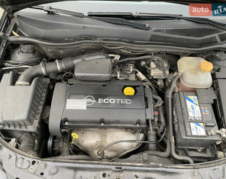 Черный Опель Астра, объемом двигателя 1.6 л и пробегом 231 тыс. км за 4800 $, фото 33 на Automoto.ua