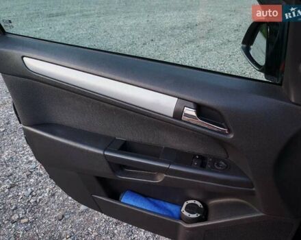 Черный Опель Астра, объемом двигателя 1.6 л и пробегом 245 тыс. км за 4500 $, фото 7 на Automoto.ua