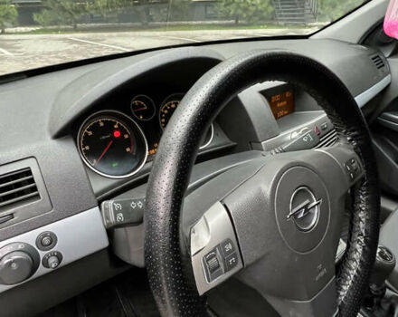 Черный Опель Астра, объемом двигателя 1.7 л и пробегом 330 тыс. км за 5200 $, фото 17 на Automoto.ua