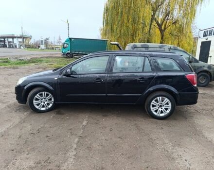 Черный Опель Астра, объемом двигателя 1.7 л и пробегом 333 тыс. км за 1900 $, фото 6 на Automoto.ua