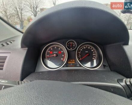 Черный Опель Астра, объемом двигателя 1.6 л и пробегом 229 тыс. км за 5400 $, фото 31 на Automoto.ua