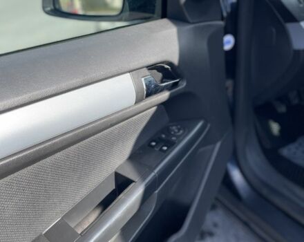 Черный Опель Астра, объемом двигателя 1.7 л и пробегом 320 тыс. км за 4250 $, фото 15 на Automoto.ua