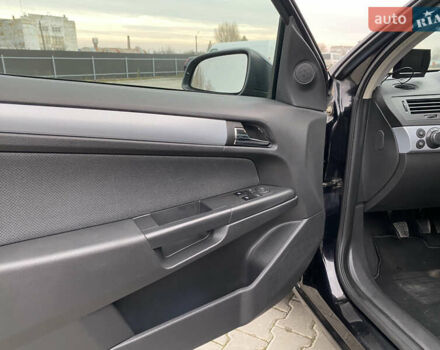 Черный Опель Астра, объемом двигателя 1.6 л и пробегом 231 тыс. км за 4800 $, фото 16 на Automoto.ua