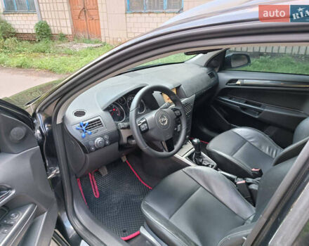 Опель Астра 2005 в Ямполь на Automoto.ua Черный Опель Астра, объемом двигателя 1.91 л и пробегом 255 тыс. км за 4999 $, фото 2 на Automoto.ua