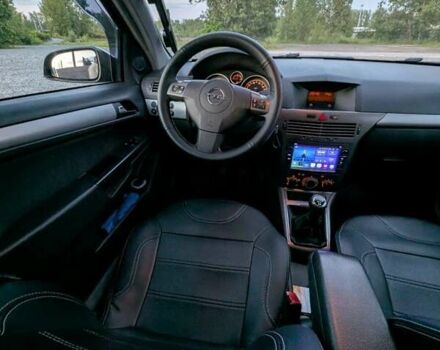 Черный Опель Астра, объемом двигателя 1.6 л и пробегом 245 тыс. км за 4500 $, фото 9 на Automoto.ua