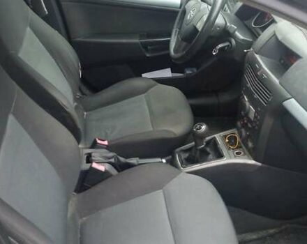 Черный Опель Астра, объемом двигателя 1.69 л и пробегом 387 тыс. км за 3500 $, фото 5 на Automoto.ua