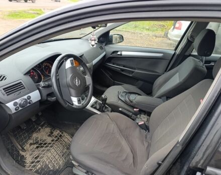 Черный Опель Астра, объемом двигателя 1.7 л и пробегом 333 тыс. км за 1900 $, фото 5 на Automoto.ua