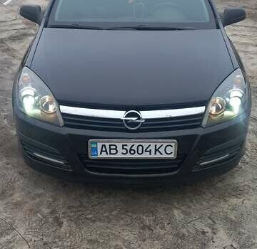 Черный Опель Астра, объемом двигателя 1.8 л и пробегом 260 тыс. км за 5200 $, фото 15 на Automoto.ua