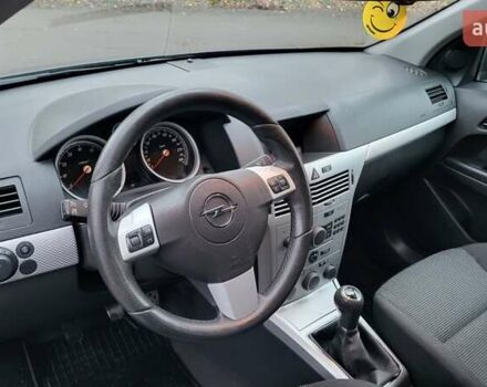 Черный Опель Астра, объемом двигателя 1.8 л и пробегом 165 тыс. км за 5450 $, фото 14 на Automoto.ua