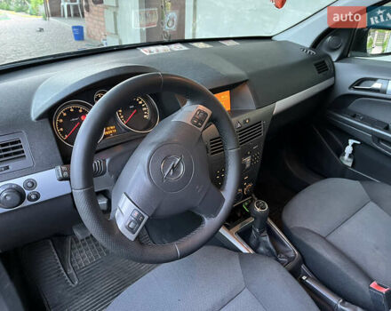 Чорний Опель Астра, об'ємом двигуна 1.6 л та пробігом 265 тис. км за 5200 $, фото 19 на Automoto.ua