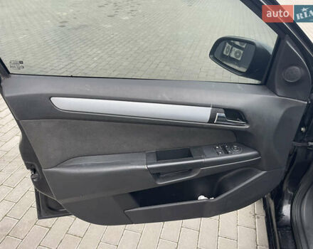 Чорний Опель Астра, об'ємом двигуна 1.3 л та пробігом 328 тис. км за 2950 $, фото 8 на Automoto.ua