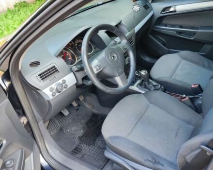 Черный Опель Астра, объемом двигателя 1.9 л и пробегом 216 тыс. км за 4700 $, фото 4 на Automoto.ua