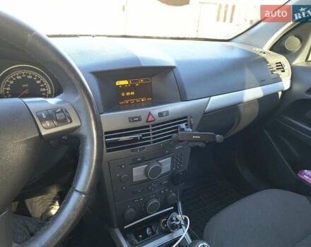 Черный Опель Астра, объемом двигателя 1.8 л и пробегом 245 тыс. км за 4900 $, фото 25 на Automoto.ua