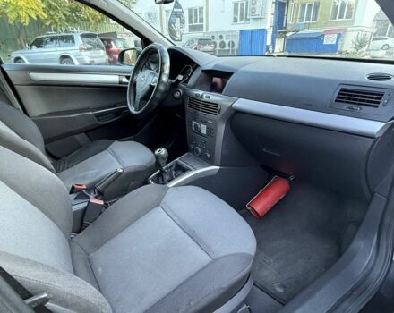 Черный Опель Астра, объемом двигателя 1.7 л и пробегом 230 тыс. км за 3999 $, фото 5 на Automoto.ua