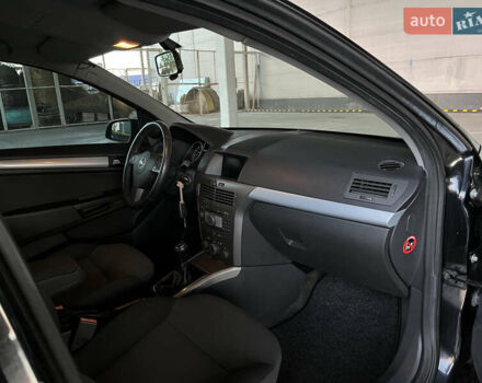 Черный Опель Астра, объемом двигателя 1.6 л и пробегом 207 тыс. км за 4999 $, фото 32 на Automoto.ua