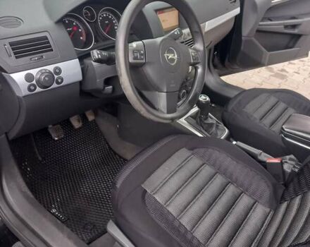 Опель Астра 2006 в Волочиске на Automoto.ua Черный Опель Астра, объемом двигателя 1.9 л и пробегом 260 тыс. км за 5200 $, фото 9 на Automoto.ua