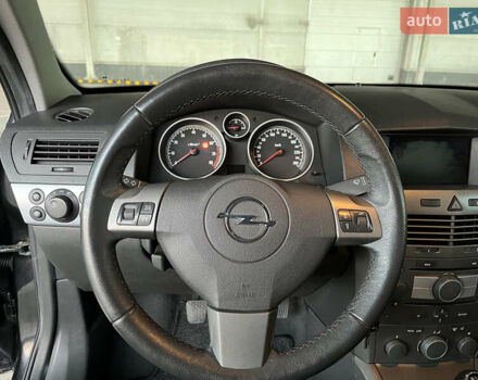 Черный Опель Астра, объемом двигателя 1.6 л и пробегом 207 тыс. км за 4999 $, фото 37 на Automoto.ua