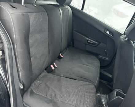 Черный Опель Астра, объемом двигателя 1.6 л и пробегом 323 тыс. км за 3800 $, фото 15 на Automoto.ua