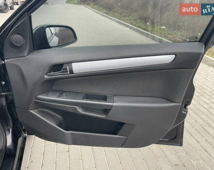 Чорний Опель Астра, об'ємом двигуна 1.3 л та пробігом 328 тис. км за 2950 $, фото 14 на Automoto.ua