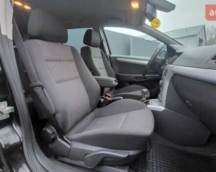 Черный Опель Астра, объемом двигателя 1.8 л и пробегом 165 тыс. км за 5650 $, фото 27 на Automoto.ua