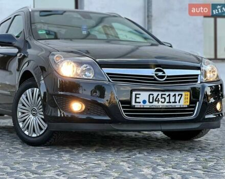 Черный Опель Астра, объемом двигателя 1.6 л и пробегом 196 тыс. км за 4850 $, фото 1 на Automoto.ua
