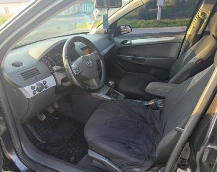 Черный Опель Астра, объемом двигателя 1.6 л и пробегом 230 тыс. км за 3900 $, фото 8 на Automoto.ua