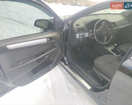 Черный Опель Астра, объемом двигателя 1.9 л и пробегом 236 тыс. км за 4700 $, фото 2 на Automoto.ua