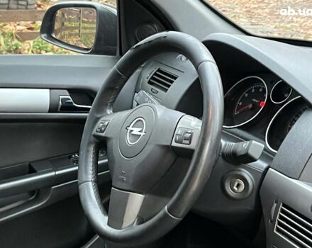 Черный Опель Астра, объемом двигателя 1.6 л и пробегом 340 тыс. км за 5140 $, фото 19 на Automoto.ua