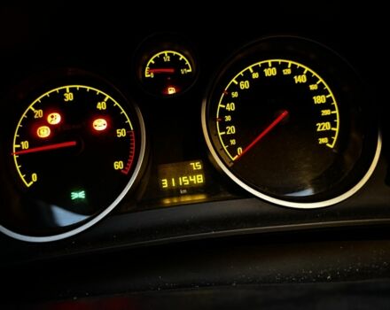 Черный Опель Астра, объемом двигателя 1.9 л и пробегом 311 тыс. км за 2930 $, фото 16 на Automoto.ua