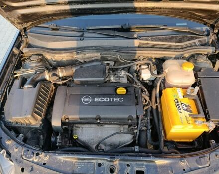 Черный Опель Астра, объемом двигателя 1.6 л и пробегом 230 тыс. км за 3900 $, фото 12 на Automoto.ua