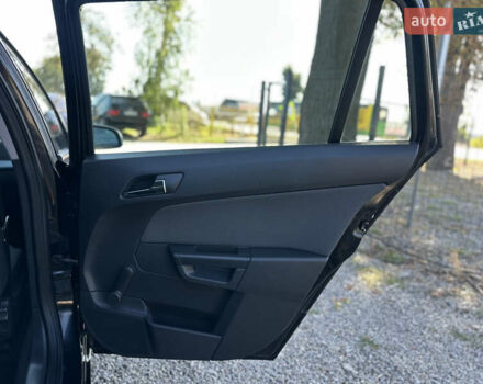Черный Опель Астра, объемом двигателя 1.6 л и пробегом 241 тыс. км за 5700 $, фото 39 на Automoto.ua