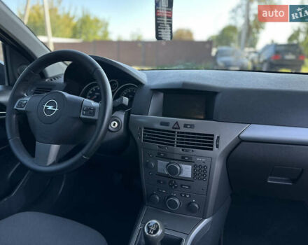 Черный Опель Астра, объемом двигателя 1.6 л и пробегом 241 тыс. км за 5700 $, фото 47 на Automoto.ua