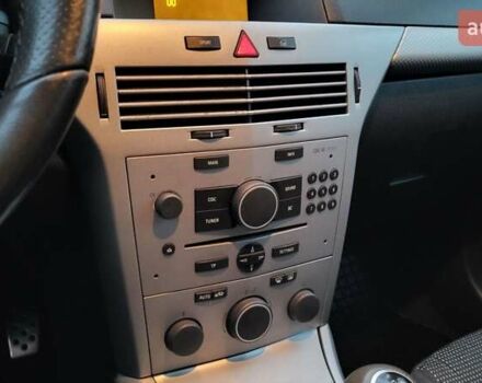 Черный Опель Астра, объемом двигателя 1.8 л и пробегом 165 тыс. км за 5650 $, фото 33 на Automoto.ua