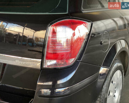 Черный Опель Астра, объемом двигателя 1.6 л и пробегом 207 тыс. км за 4999 $, фото 14 на Automoto.ua