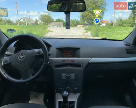 Чорний Опель Астра, об'ємом двигуна 1.6 л та пробігом 177 тис. км за 4750 $, фото 11 на Automoto.ua