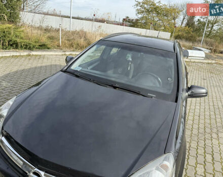 Черный Опель Астра, объемом двигателя 1.69 л и пробегом 420 тыс. км за 5500 $, фото 4 на Automoto.ua