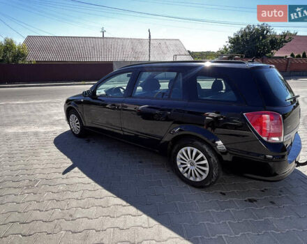 Черный Опель Астра, объемом двигателя 1.6 л и пробегом 270 тыс. км за 4200 $, фото 1 на Automoto.ua