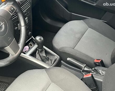 Черный Опель Астра, объемом двигателя 1.6 л и пробегом 340 тыс. км за 5140 $, фото 28 на Automoto.ua