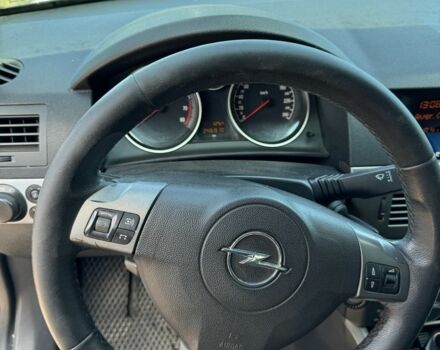Черный Опель Астра, объемом двигателя 1.6 л и пробегом 248 тыс. км за 5200 $, фото 10 на Automoto.ua
