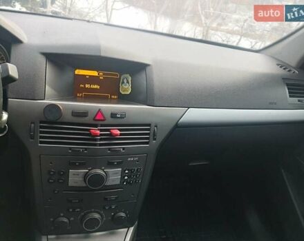 Черный Опель Астра, объемом двигателя 1.9 л и пробегом 236 тыс. км за 4700 $, фото 16 на Automoto.ua