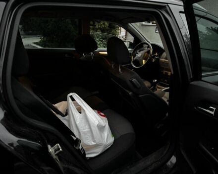 Черный Опель Астра, объемом двигателя 1.9 л и пробегом 311 тыс. км за 2930 $, фото 13 на Automoto.ua