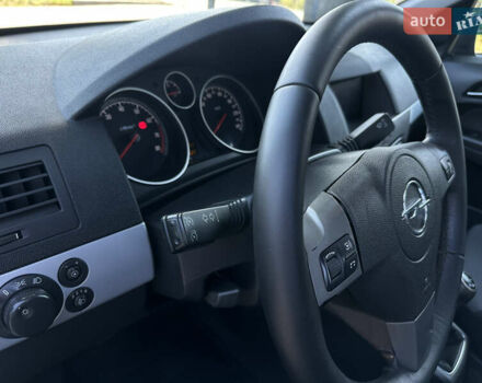 Черный Опель Астра, объемом двигателя 1.6 л и пробегом 241 тыс. км за 5700 $, фото 28 на Automoto.ua