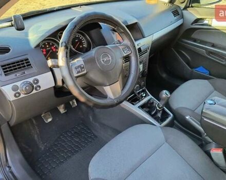 Черный Опель Астра, объемом двигателя 1.8 л и пробегом 245 тыс. км за 4900 $, фото 35 на Automoto.ua