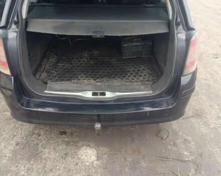 Черный Опель Астра, объемом двигателя 1.7 л и пробегом 380 тыс. км за 4900 $, фото 5 на Automoto.ua