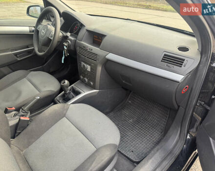 Чорний Опель Астра, об'ємом двигуна 1.6 л та пробігом 239 тис. км за 5000 $, фото 8 на Automoto.ua