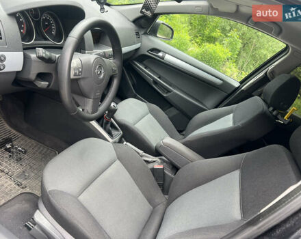 Черный Опель Астра, объемом двигателя 1.6 л и пробегом 208 тыс. км за 4000 $, фото 18 на Automoto.ua