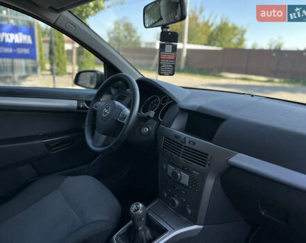 Черный Опель Астра, объемом двигателя 1.6 л и пробегом 241 тыс. км за 5700 $, фото 43 на Automoto.ua