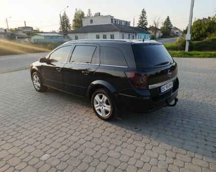 Черный Опель Астра, объемом двигателя 1.6 л и пробегом 230 тыс. км за 3900 $, фото 3 на Automoto.ua