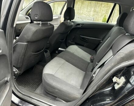 Черный Опель Астра, объемом двигателя 1.9 л и пробегом 286 тыс. км за 2050 $, фото 10 на Automoto.ua